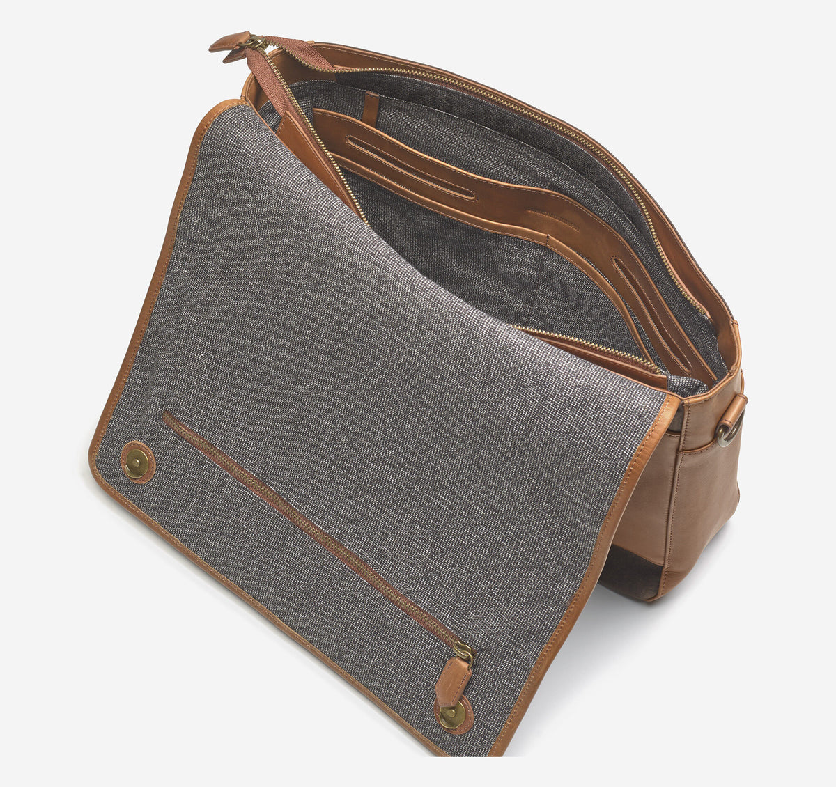 Johnston Murphy Men's Rhodes Messenger Bag
